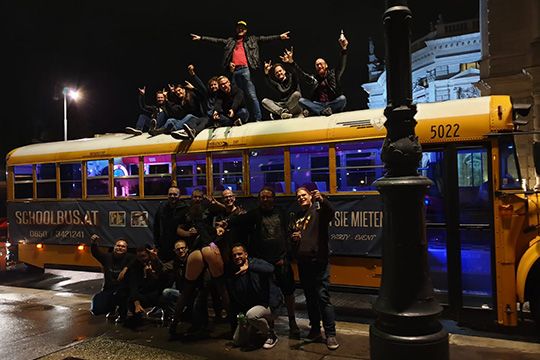 Strip und Bus